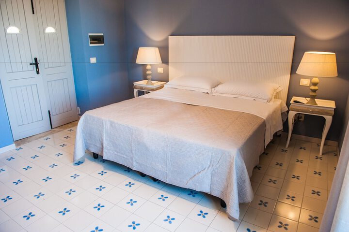 Room 3 of 48