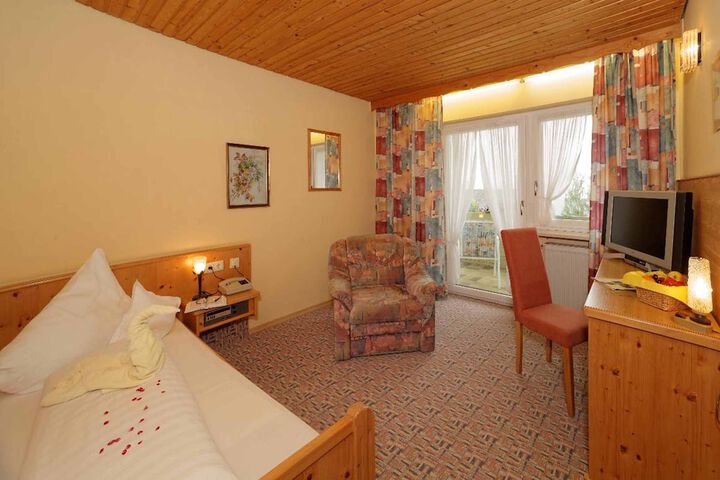 Room 2 of 42
