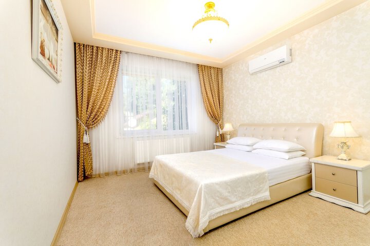 Room 3 of 25