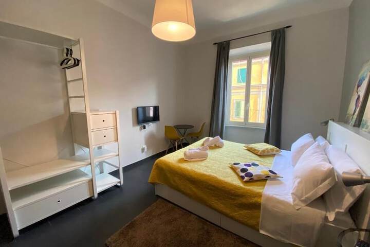 Room 15 of 32