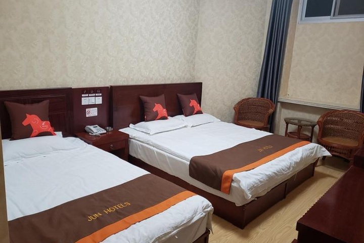 Room 3 of 12