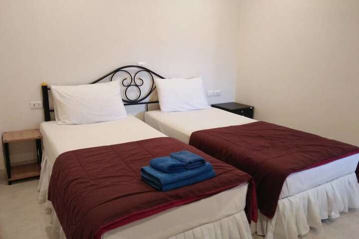 Room 11 of 50