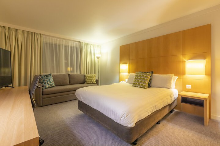 Room 10 of 128