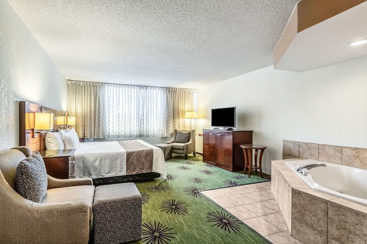 Room 10 of 36