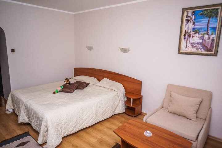 Room 18 of 82