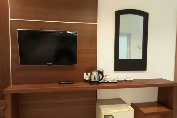 Room 12 of 26