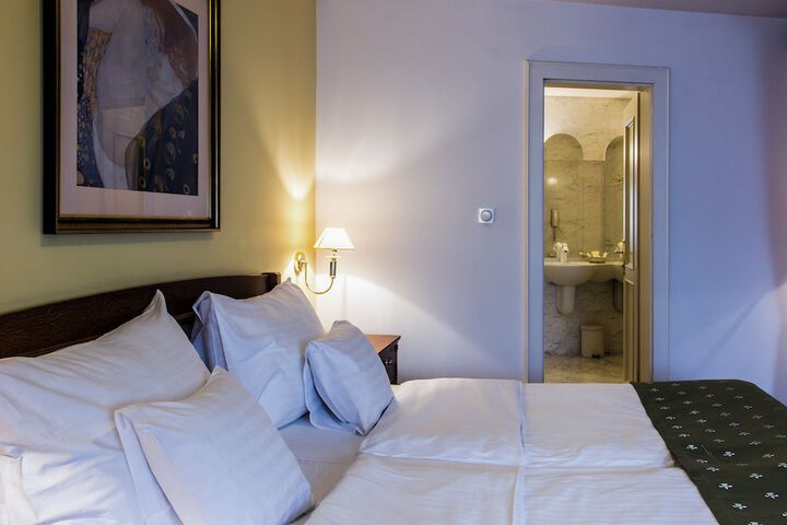 Room 20 of 90