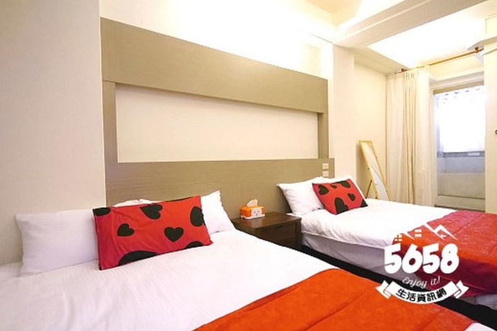 Room 7 of 20
