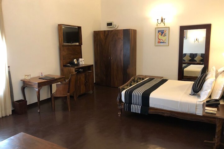 Room 13 of 41