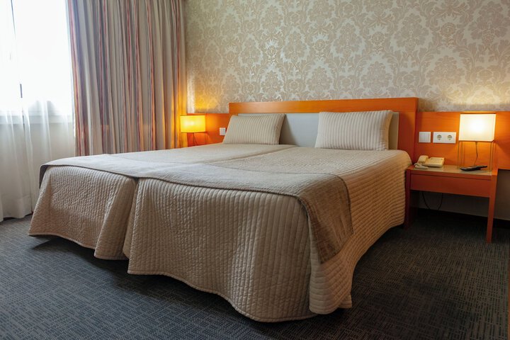 Room 15 of 42