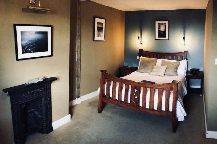 Room 8 of 68