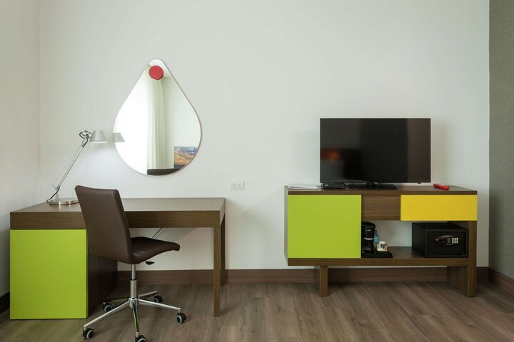 Room 12 of 50