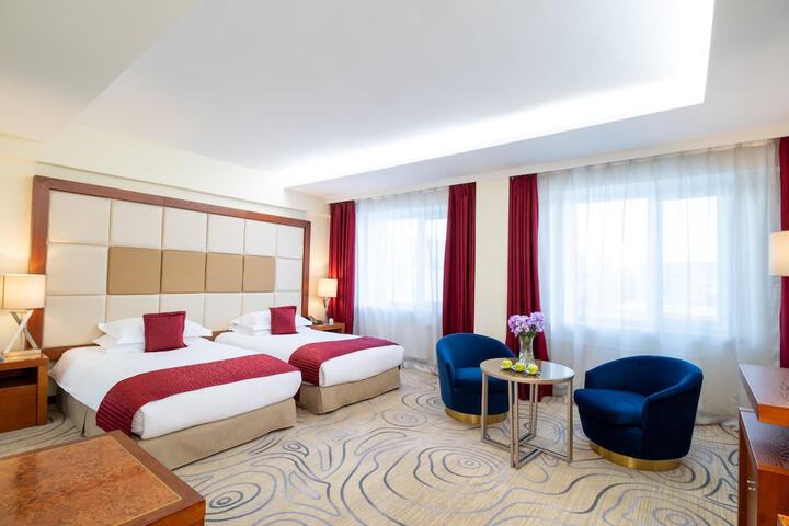 Room 43 of 325