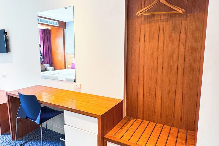 Room 36 of 62