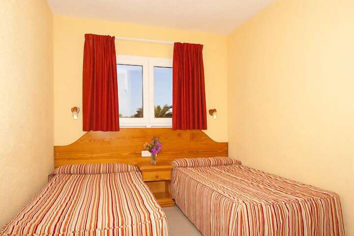 Room 3 of 28