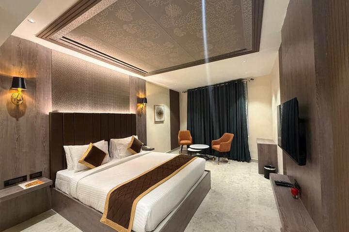 Room 13 of 39