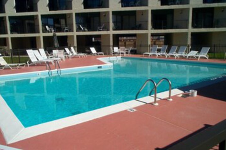 Pool 9 of 16