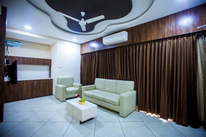 Room 2 of 2