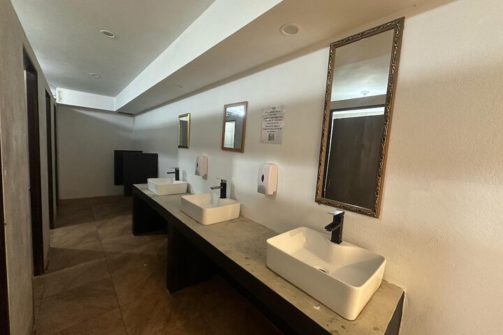 Room 54 of 99
