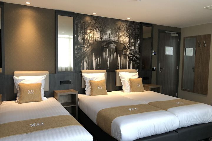 Room 17 of 48