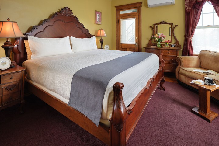 Room 4 of 41