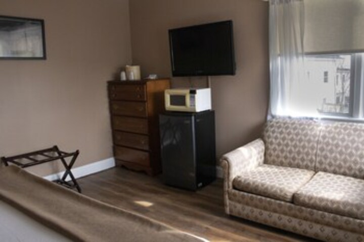 Room 22 of 168