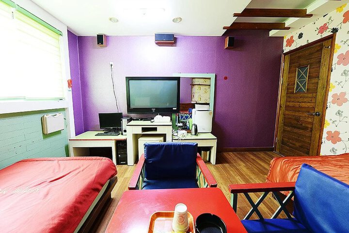 Room 27 of 31