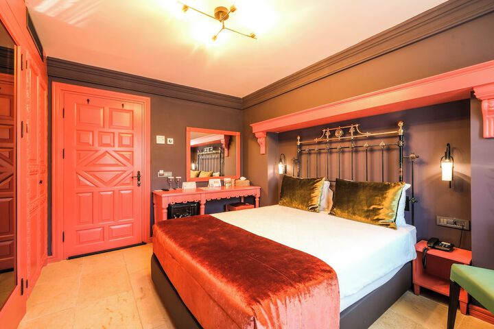 Room 18 of 84