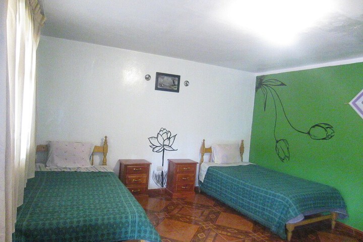 Room 7 of 28