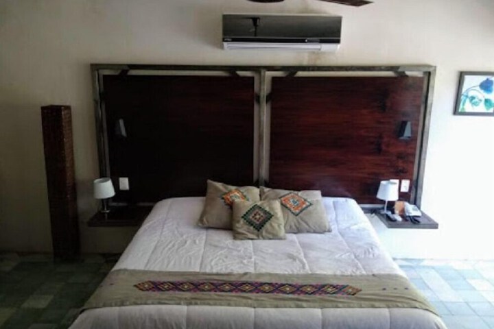 Room 3 of 10
