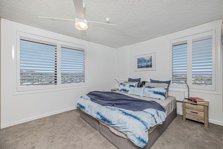 Room 19 of 174
