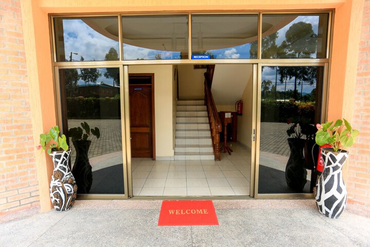 Business Center 93 of 97