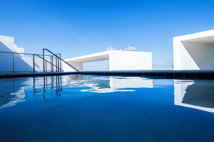 Private pool