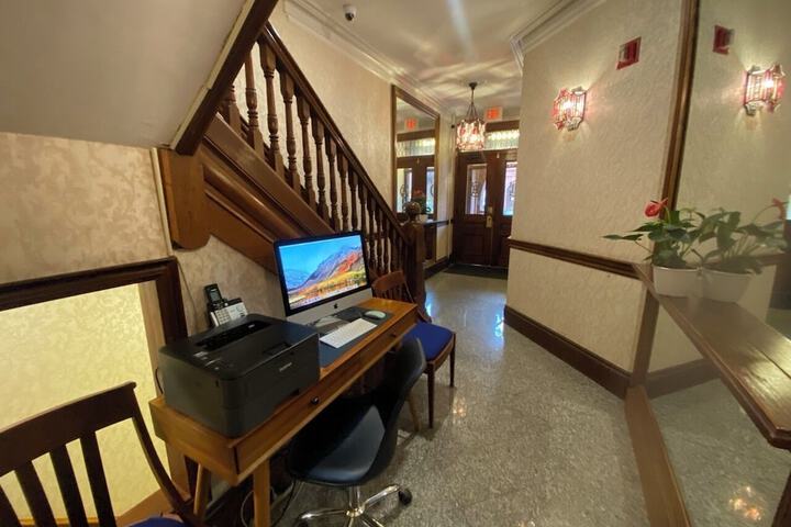 Business Center 85 of 99