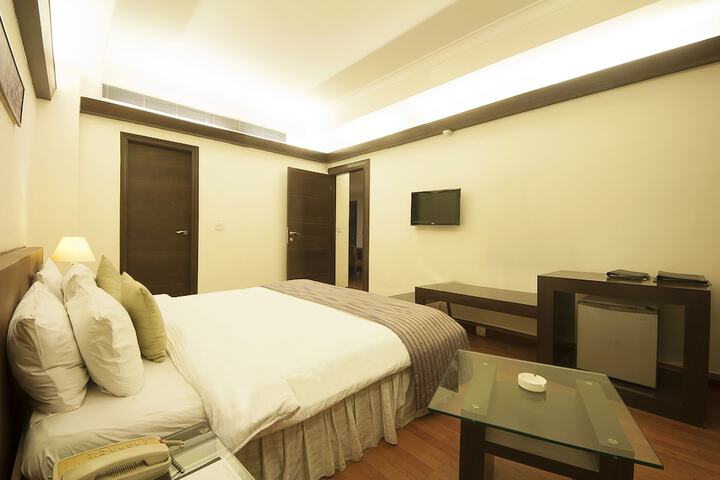 Room 21 of 21