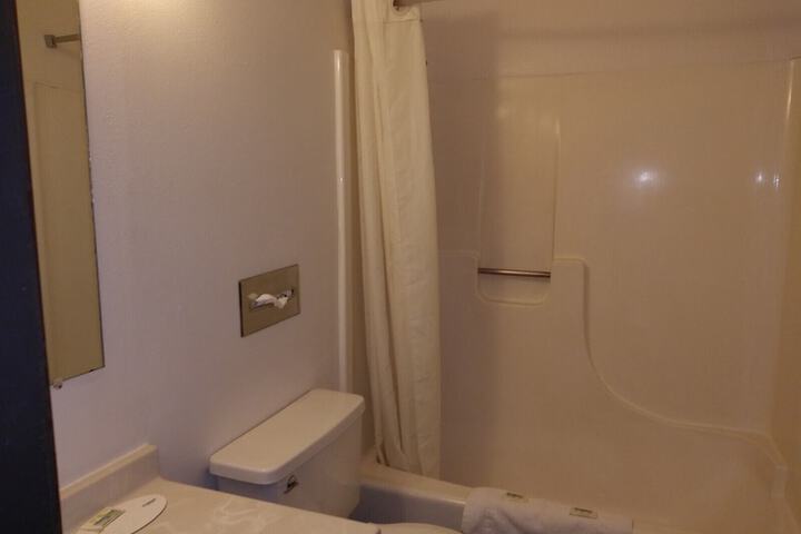 Room 26 of 32