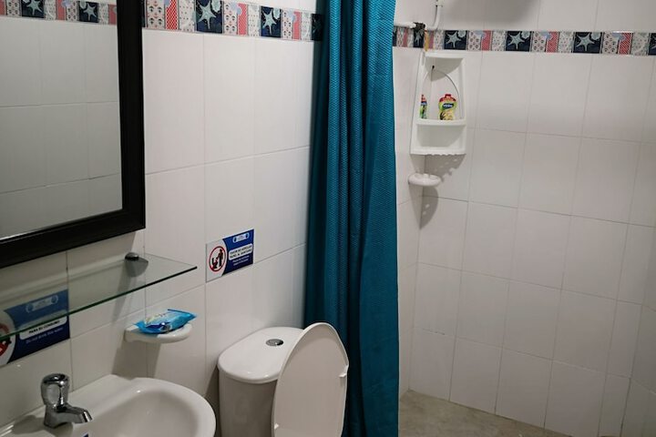 Room 6 of 13