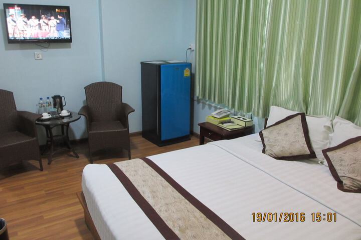 Room 13 of 34