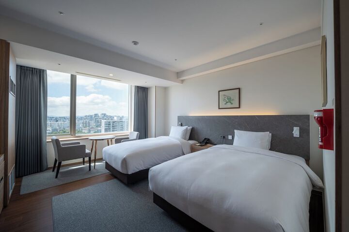 Room 17 of 54