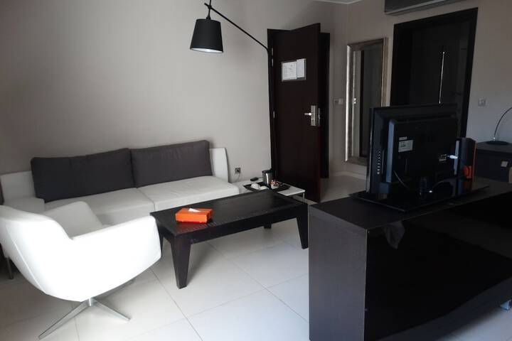 Room 12 of 32