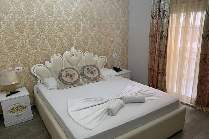 Room 21 of 41