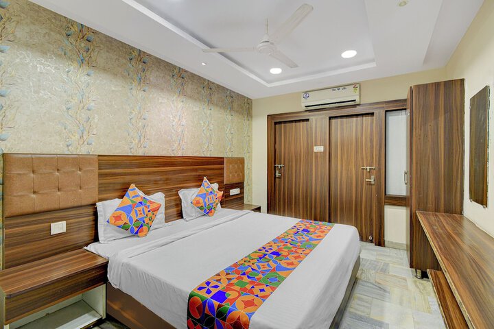 Room 17 of 39
