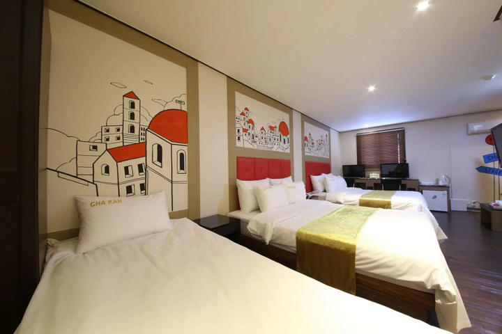 Room 20 of 26