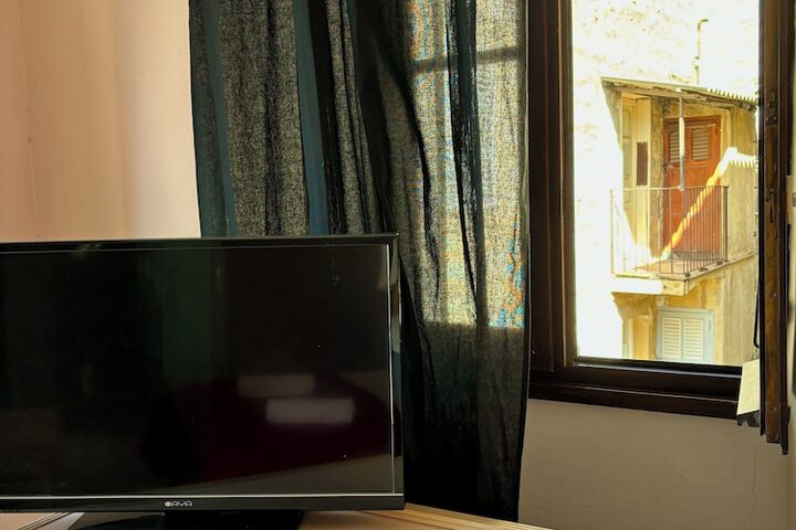 Room 29 of 193