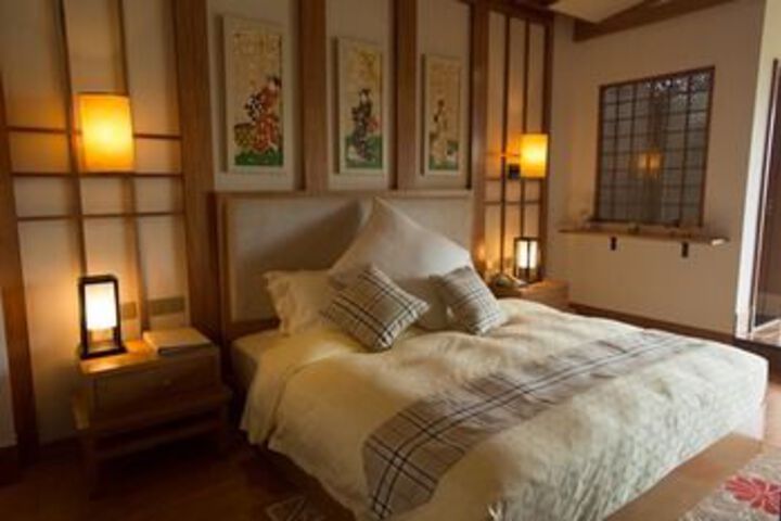 Room 12 of 24