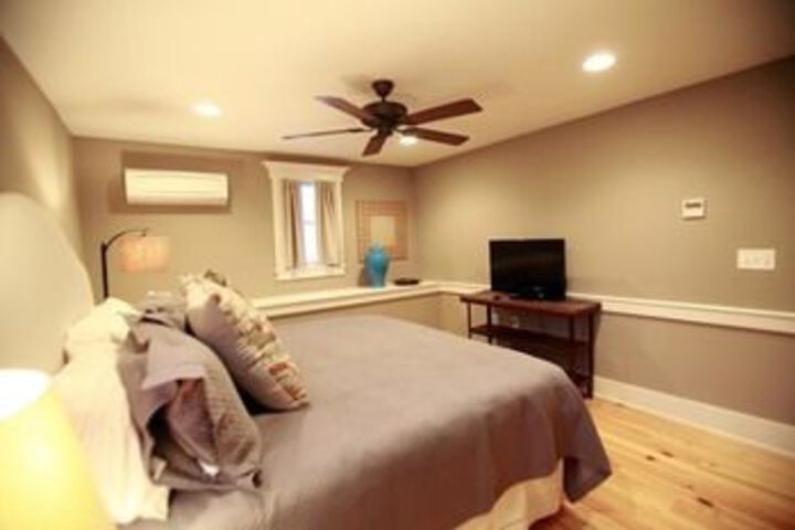 Room 10 of 20