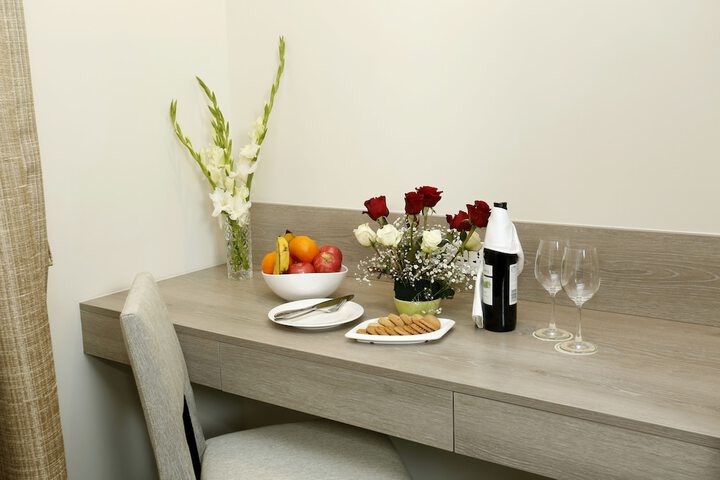 Lounge 86 of 119