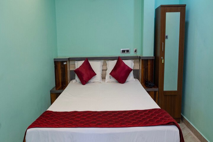 Room 13 of 31
