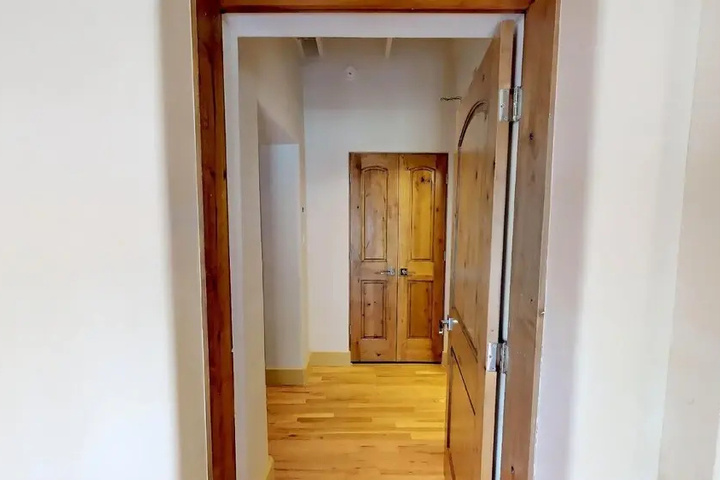 Room 9 of 15