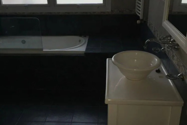 Room 6 of 14